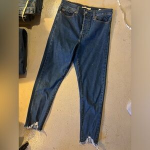 Levi’s wedgie skinny fringe hem